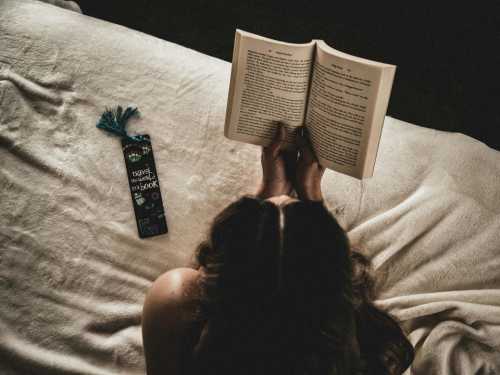 Я читаю ці книжки до світанку. Ще один розділ, і тоді я засну! | INFBusiness