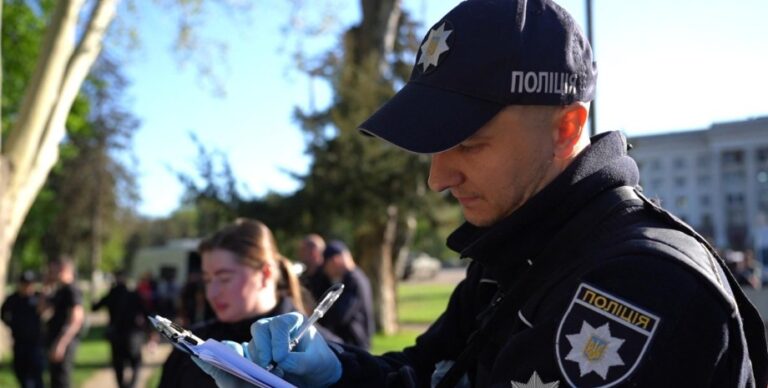 У Харкові чоловік вистрілив у хлопця з протезом, а потім почав його бити