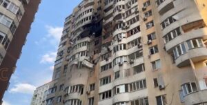 «Зруйнована квартира»: депутатка Київради погрожувала вимкнути світло у своєму будинку, зруйнованому російським авіаударом | INFBusiness