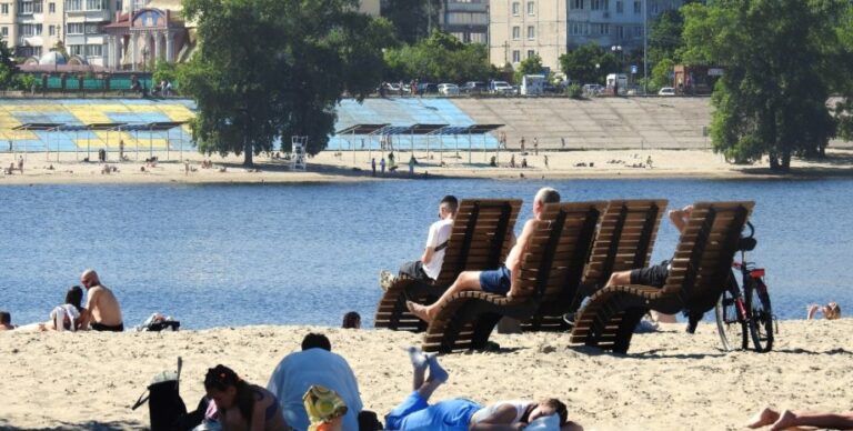 Прогноз погоди на завтра — Діденко розповів, де буде спекотно до +33 — карти погоди
