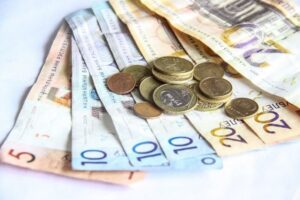 Ваші гроші витікають: ось 5 неочевидних дірок у бюджеті | INFBusiness