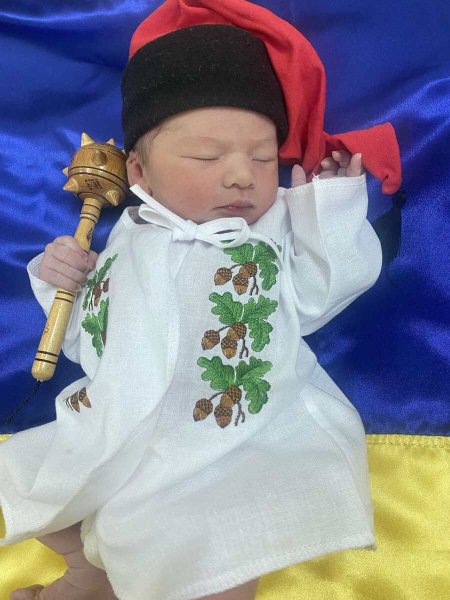 У Луцьку новонароджену дитину назвали Ато: з чим батьки асоціюють це ім'я? | INFBusiness