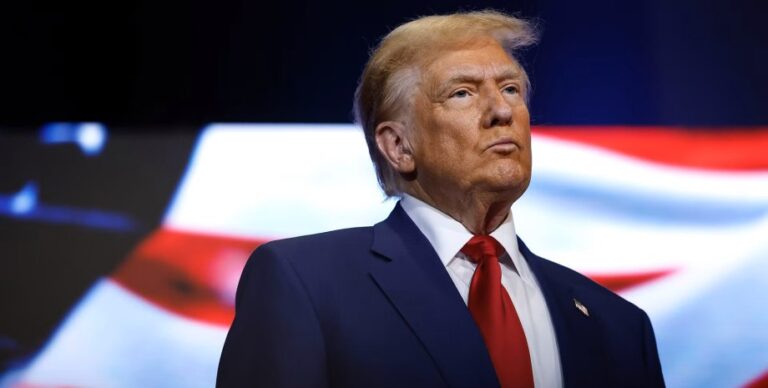 120 000 українців у США під загрозою депортації: WSJ розповів про наслідки рішення Трампа