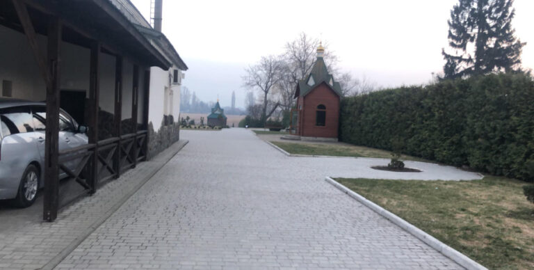 Настоятель монастиря побив солдата Збройних сил України, той помер: поліція заявила про природну смерть | INFBusiness