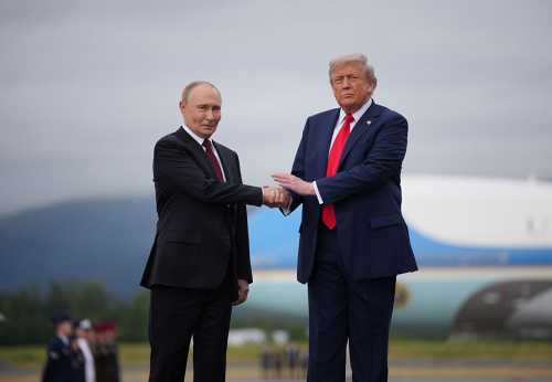 Переговори Трампа та Путіна розпочалися на Алясці - журналістів виводять із зали | INFBusiness