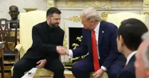 Зеленський передав Трампу листа від першої леді: «Це не для вас, а для вашої дружини» | INFBusiness