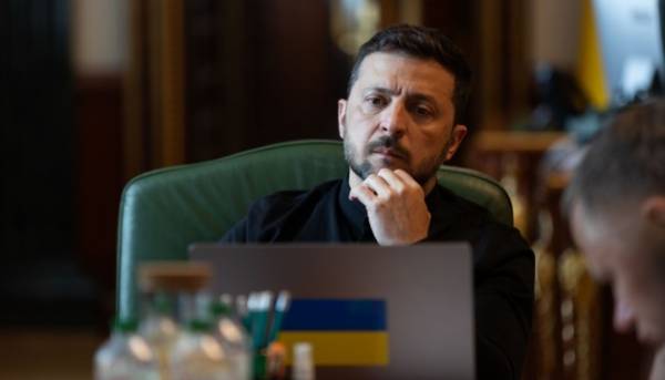 Російська економіка у поганому стані, але у них ще є гроші – Зеленський