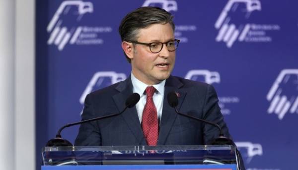 Спікер Джонсон сподівається на співпрацю з Білим домом щодо запровадження санкцій проти Росії