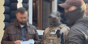 Ми отримали допомогу в Європі як українці: співробітник МЗС видав росіянам українські паспорти | INFBusiness