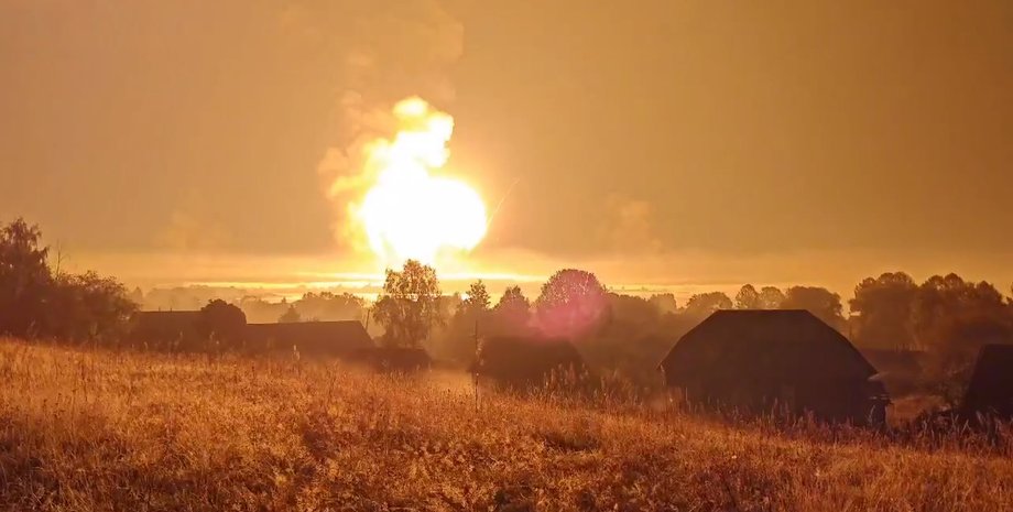 Вибух під Києвом: боєприпаси здетонували біля пасажирського поїзда – що відомо | INFBusiness