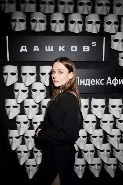 Інгрід Олеринська, Ірина Мягкова та інші зірки на прем'єрі мюзиклу "Ромео і Джульєтта. Кохання поза часом" | INFBusiness