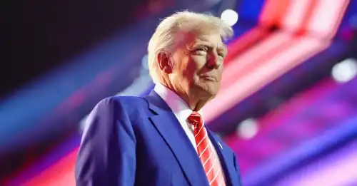 Трамп опублікував своє фото на тлі пожеж та анонсував “апокаліпсис”