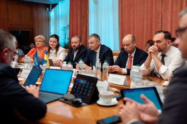 Місія МВФ розпочала роботу в Україні – Мінфін назвав теми для переговорів | INFBusiness
