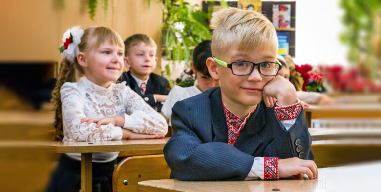 Навчальний рік 2025-2026: оголошено дати шкільних канікул у Києві та інших регіонах