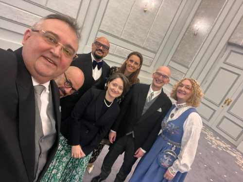Посол Надоленко подарував королю Малайзії вишиванку від дизайнерки Дамірової | INFBusiness