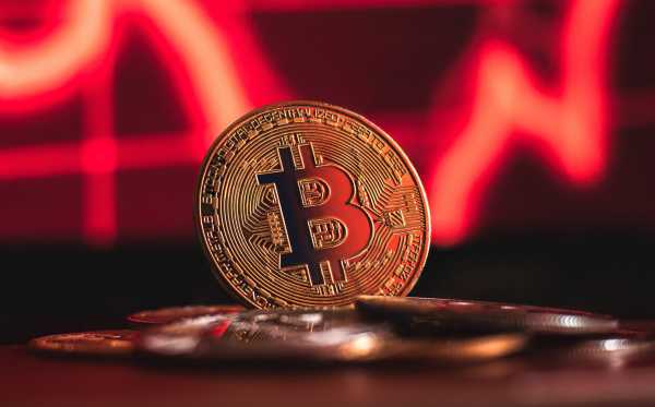 Оновлення щодо криптовалют: Bitcoin нижче 108 000 доларів США – XRP обвалюється