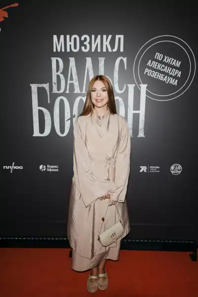 Алеся Кафельнікова, Лариса Доліна, Михайло Шуфутинський та інші на прем'єрі мюзиклу "Вальс-бостон" | INFBusiness