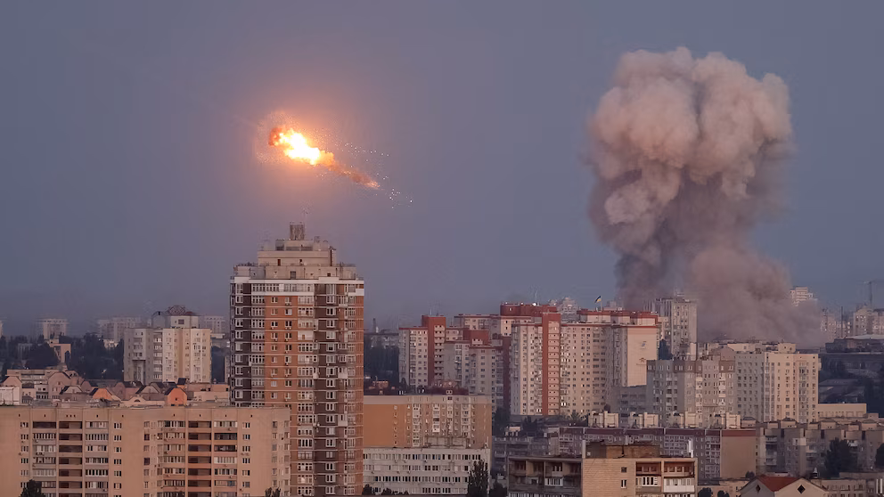 Зеленський заявив, що будівля Кабінету Міністрів України постраждала від найбільшого російського військового удару | INFBusiness