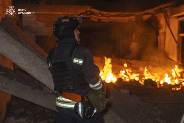У Сумах внаслідок нічного обстрілу безпілотника пошкоджено будівлю школи та кілька багатоповерхівок (фото, відео) | INFBusiness