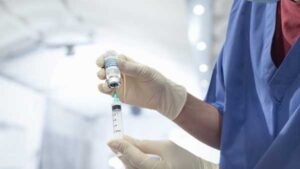 Хто має право на вакцинацію проти COVID цього року? Все, що вам потрібно знати | INFBusiness