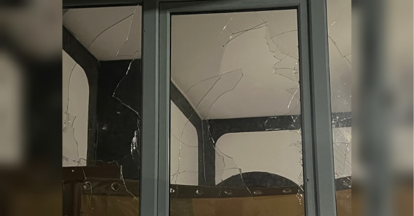 На Прикарпатті група молодиків напала на ЦВК: призовники втекли