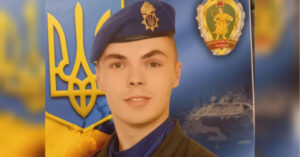 У нього була одна відповідь: «Мої брати там. Ми повинні стояти до смерті»: історія 22-річного захисника, який віддав своє життя за Україну | INFBusiness