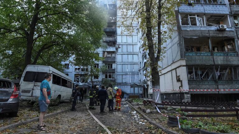 Росія здійснює «масований» наступ по всій Україні