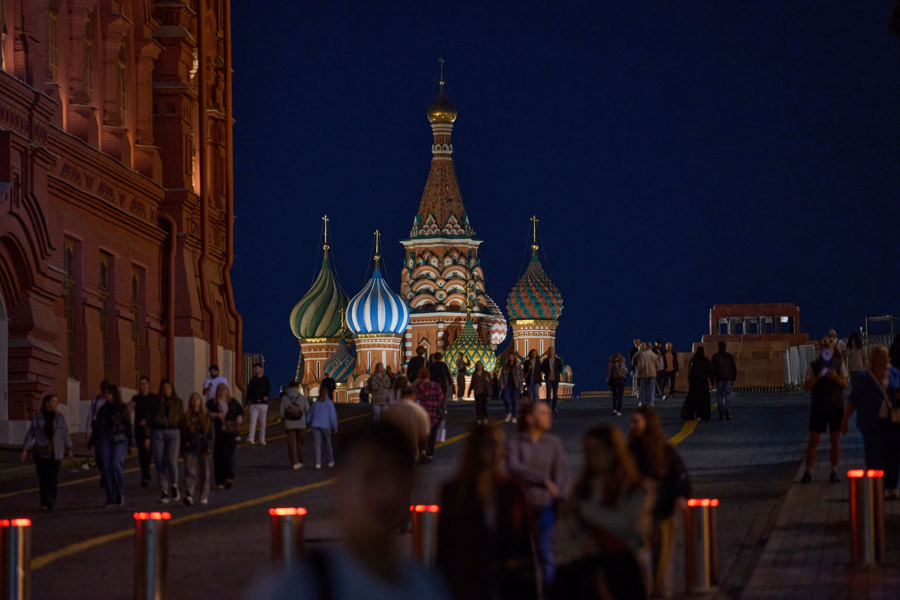 Росія стверджує, що українські дрони атакували Москву напередодні зустрічі Трампа та Зеленського | INFBusiness