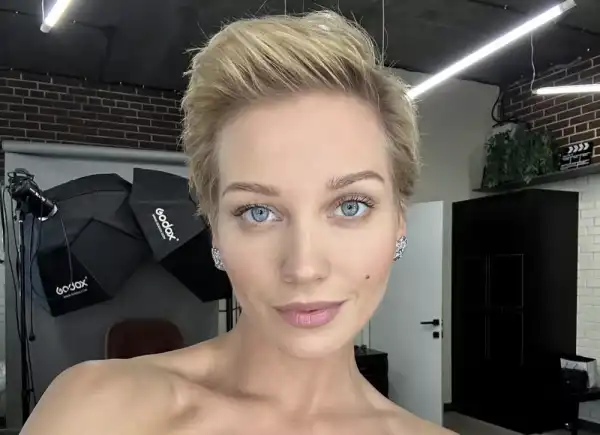 / Новини про зірок Бойфренд Дженніфер Еністон підтримав її на червоній доріжці | INFBusiness