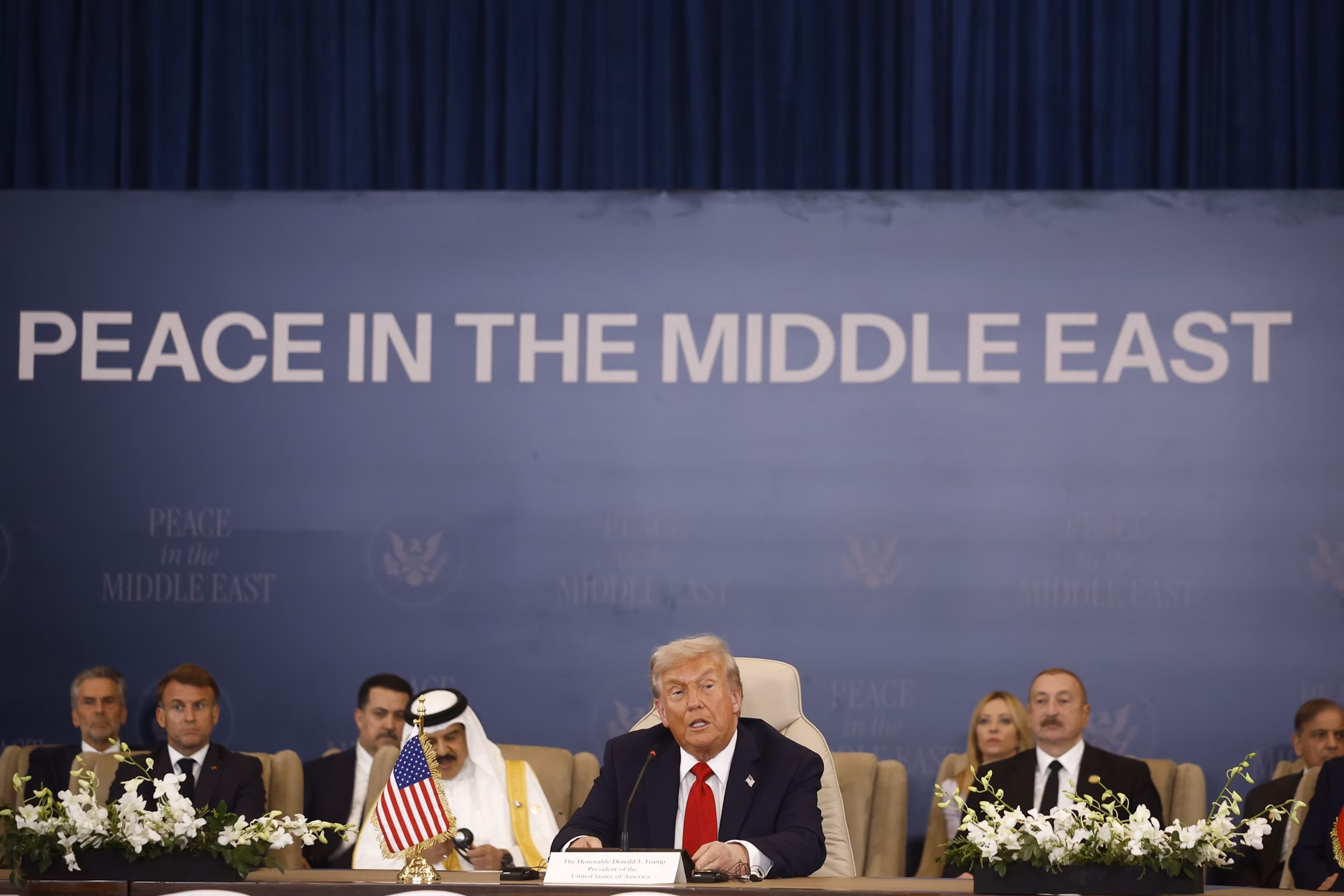 Трамп та світові лідери зібралися в Єгипті для підписання угоди про припинення вогню за відсутності Нетаньягу | INFBusiness