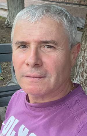 Відразу після півночі 7 жовтня росіяни розпочали масований «шахідський» наступ на Полтаву, вдруге за останні чотири дні. Прямі влучання та уламки, що падають, пошкодили Полтавське локомотивне депо Південної залізниці. Були пошкоджені локомотиви та електровози, адміністративна будівля, енергетична установка, приватний житловий будинок та господарська будівля. «Шахіди» впали за 500 метрів від будинку телеведучого Костянтина Грубича | INFBusiness