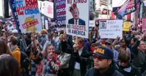 У містах Америки спалахнули масштабні виступи супроти Трампа. | INFBusiness