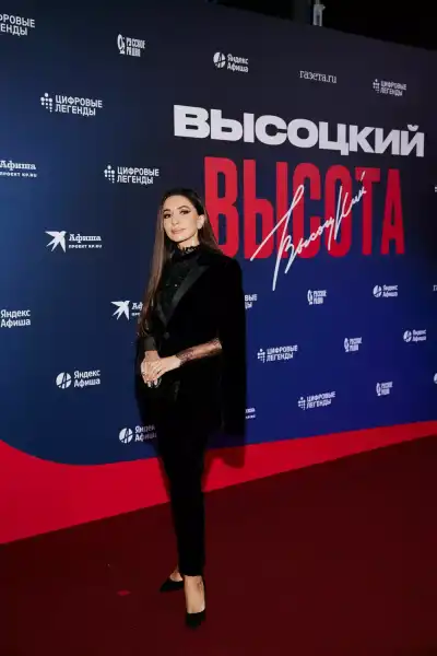 Дар'я Мороз, Яна Чурікова, Зара та інші на прем'єрі музичного шоу "Висоцький. Висота" | INFBusiness