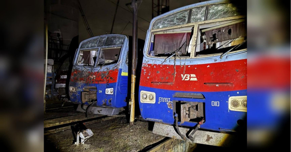 Відразу після півночі 7 жовтня росіяни розпочали масований «шахідський» наступ на Полтаву, вдруге за останні чотири дні. Прямі влучання та уламки, що падають, пошкодили Полтавське локомотивне депо Південної залізниці. Були пошкоджені локомотиви та електровози, адміністративна будівля, енергетична установка, приватний житловий будинок та господарська будівля. «Шахіди» впали за 500 метрів від будинку телеведучого Костянтина Грубича | INFBusiness