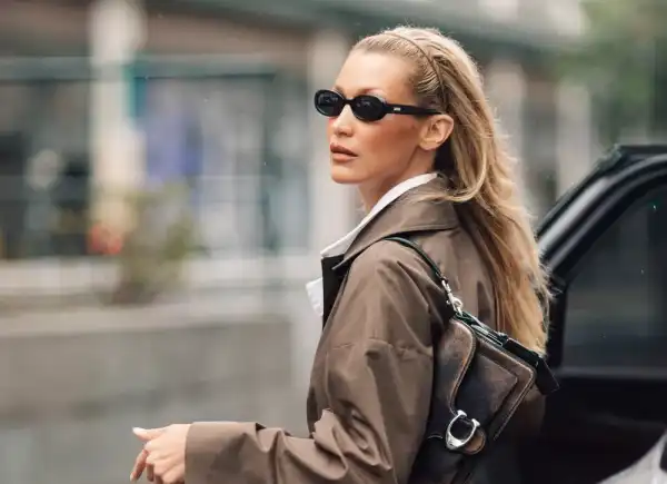 / Новини про зірок Мати Белли Хадід зворушливо підтримала дочку на фоні хвороби | INFBusiness