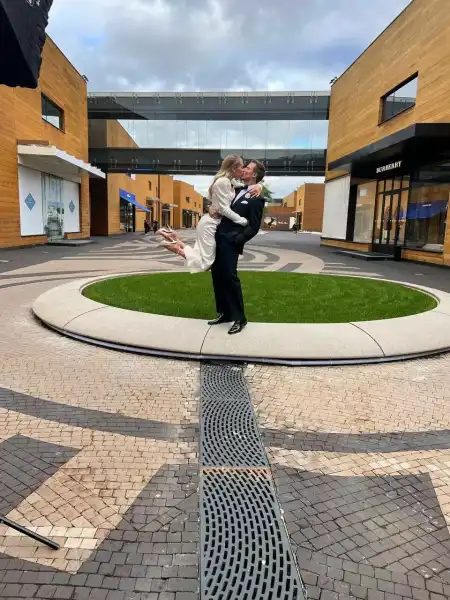 / Зіркові пари Микита Кацалапов освідчився у коханні Вікторії Синіциною у річницю весілля | INFBusiness