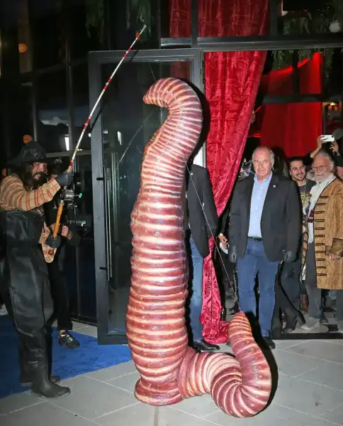 / Новини про зірок Хайді Клум показала свою колекцію костюмів на Хелловін | INFBusiness