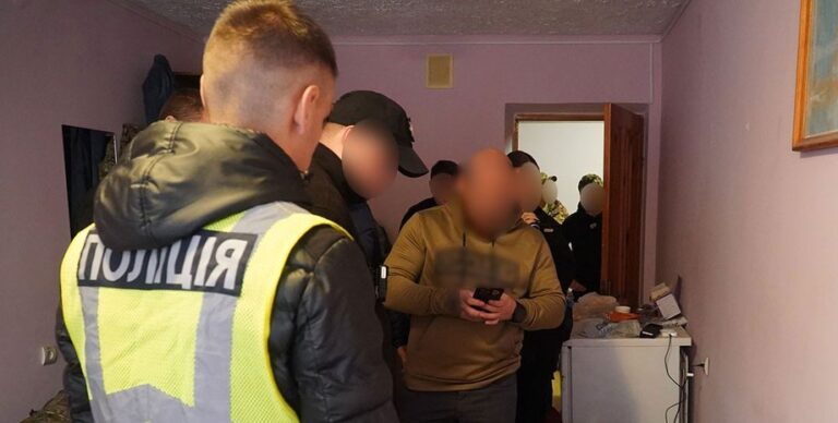 Знущалися та обкрадали: на Тернопільщині схопили вояків, що викрадали людей із застосуванням сили (фото)