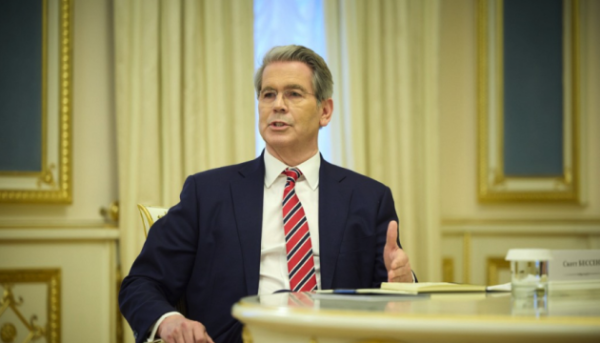 Лідери США та Китаю проведуть неформальну зустріч щодо торгівлі в Кореї - Bessent 03.10.2025 07:12 Укрінформ Президент США Дональд Трамп та голова Китаю Сі Цзіньпін проведуть неформальну зустріч у Південній Кореї наприкінці цього місяця, головною темою якої стане торгівля між двома країнами. Лідери США та Китаю проведуть неформальну торговельну зустріч у Кореї - Bessent | INFBusiness