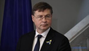 ЄК скоро представить ідею "відновлювальної позики" для України, - Домбровскіс | INFBusiness