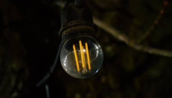 Укренерго оновило інформацію: аварійні відключення електроенергії – у Києві та восьми областях 10/10/2025 13:37 Укрінформ Станом на 13:05 у Києві та восьми областях діють аварійні відключення електроенергії, а в Чернігівській області діють погодинні графіки відключень електроенергії. Укренерго оновила інформацію: аварійні відключення електроенергії в Києві та восьми областях | INFBusiness