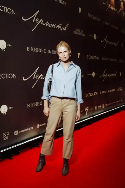 Микита Єфремов, Юлія Хлиніна, Костянтин Ернст та інші на прем'єрі фільму "Лермонтов" | INFBusiness