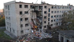 Зеленський заявив, що Росія випустила 705 ракет і запустила безпілотники по Україні в рамках «складної» атаки | INFBusiness