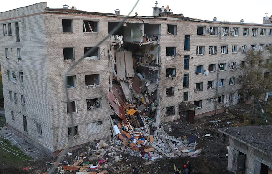 Зеленський заявив, що Росія випустила 705 ракет і запустила безпілотники по Україні в рамках «складної» атаки