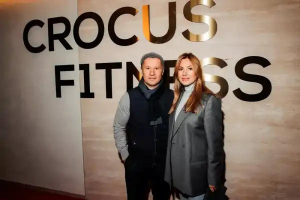 / Світська хроніка Філіп Кіркоров, Діна Аверіна та Дмитро Соловйов, Вікторія Дайнеко та інші на відкритті фітнес-клубу в центрі Москви | INFBusiness