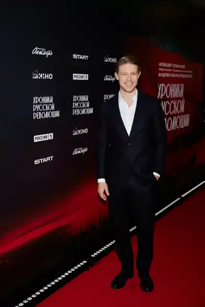 / Світська хроніка Бондарчук, Михалков, Кончаловський: прем'єра кінороману "Хроніки російської революції" | INFBusiness