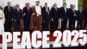 Трамп та світові лідери зібралися в Єгипті для підписання угоди про припинення вогню за відсутності Нетаньягу | INFBusiness