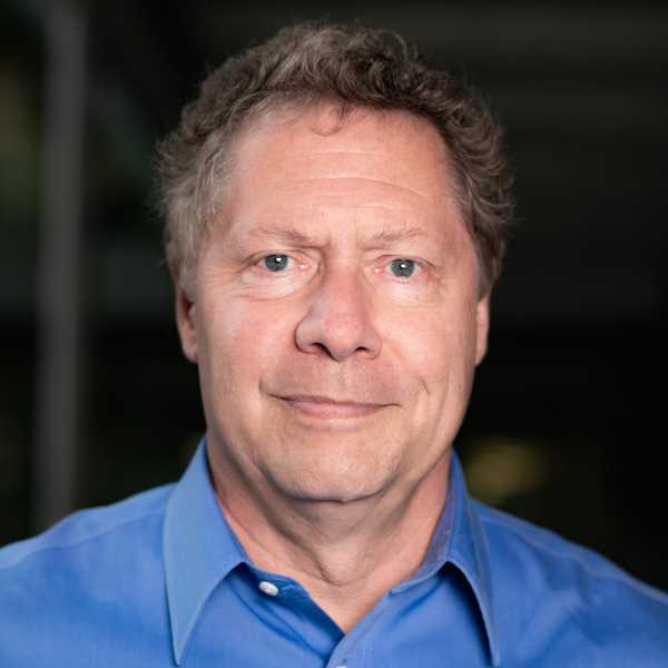 Лідери охорони здоров'я працювали над рівномірним постачанням вакцин по всьому світу під час пандемії COVID-19. Вони досягли великих успіхів, але в майбутньому вони могли б зробити ще більше, стверджує доктор Сет Берклі. (Зображення: Peter Dazeley via Getty Images) «Це зовсім інший рівень антивакцинальної активності, ніж будь-коли раніше», — каже епідеміолог доктор Сет Берклі. | INFBusiness