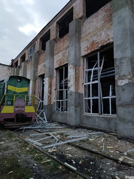 Пошкоджене локомотивне депо «Шахіди» впали за 500 метрів від будинку телеведучого Костянтина Грубича | INFBusiness
