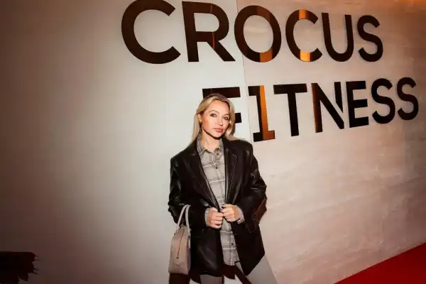 / Світська хроніка Філіп Кіркоров, Діна Аверіна та Дмитро Соловйов, Вікторія Дайнеко та інші на відкритті фітнес-клубу в центрі Москви | INFBusiness